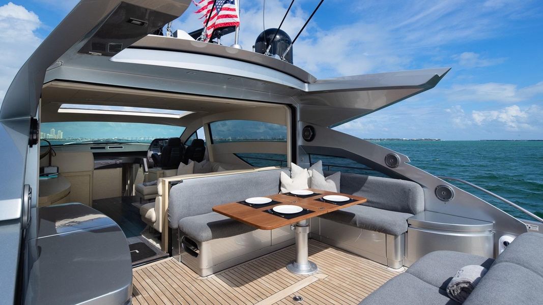 2014 Pershing 64