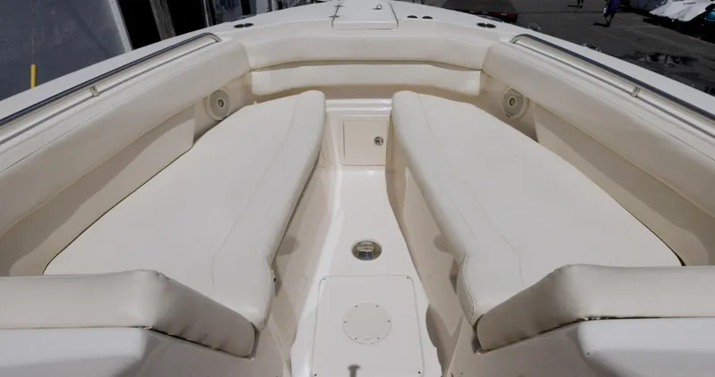  Yacht Photos Pics 2018 Grady-White Freedom 307 boat interior with spacious seating area.