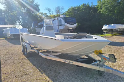 SeaArk 210 bayrunner