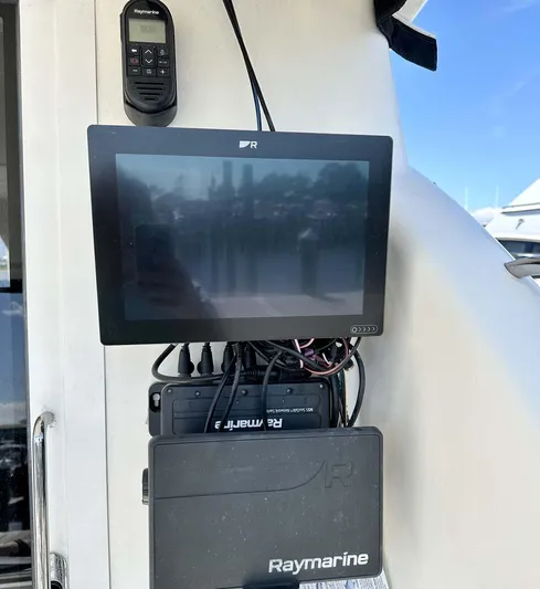 Losing All Control Yacht Photos Pics 