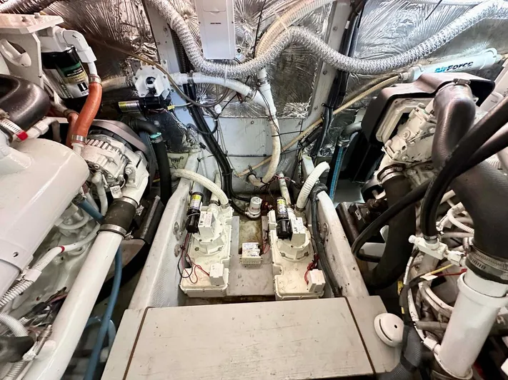 Losing All Control Yacht Photos Pics 