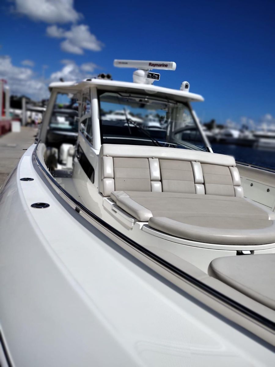 2018 Boston Whaler 42 