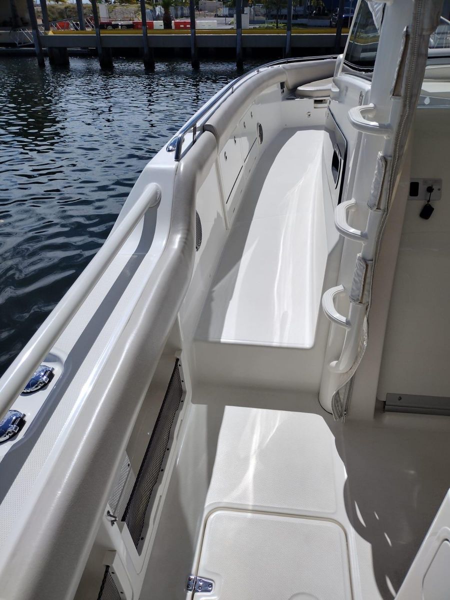 2018 Boston Whaler 42 