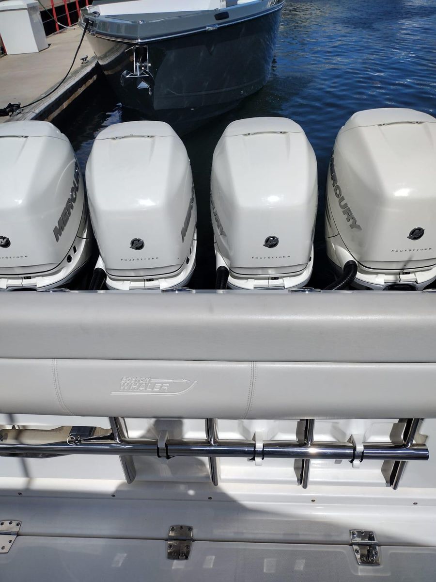 2018 Boston Whaler 42 