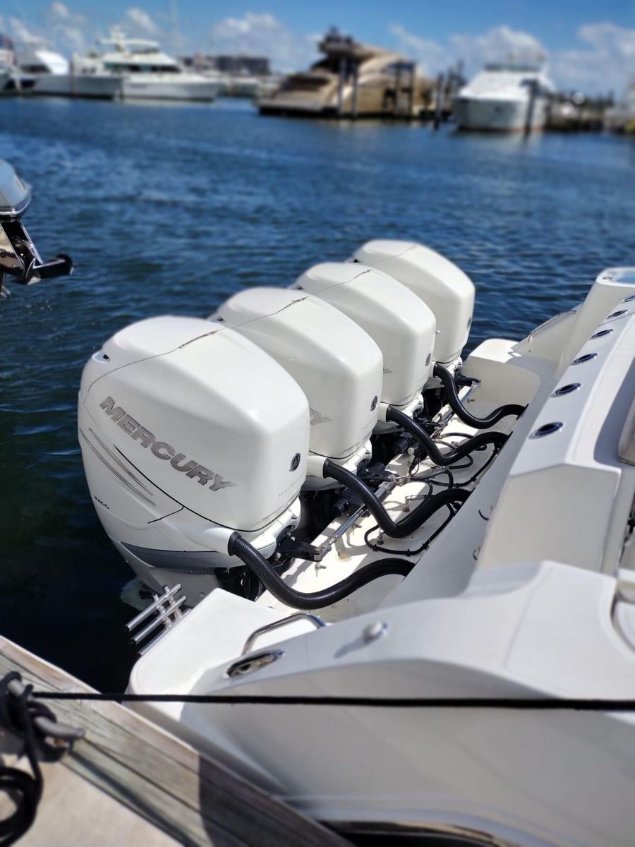 2018 Boston Whaler 42 