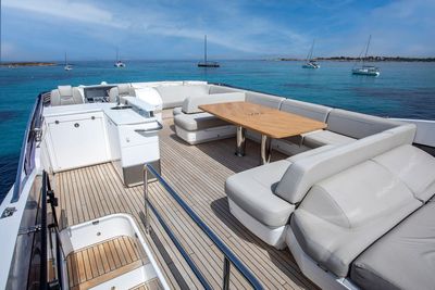 Yacht