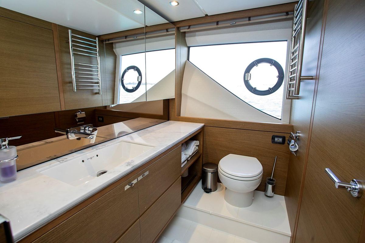 2020 Princess 69 