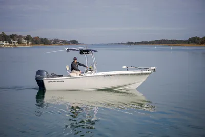 Sportsman Island Reef 19 Center Console