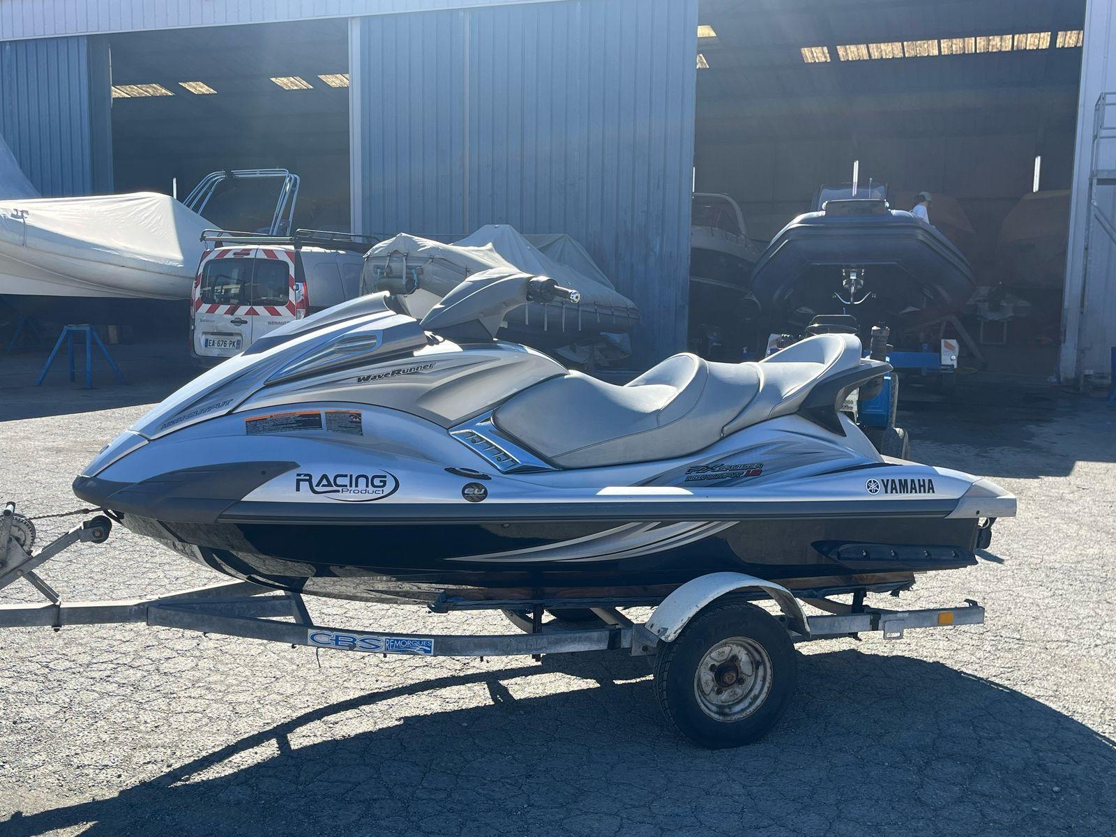 2010 Yamaha WaveRunner FX Cruiser HO Personal Watercraft for 2010 Yamaha WaveRunner FX Cruiser HO Personal Watercraft for