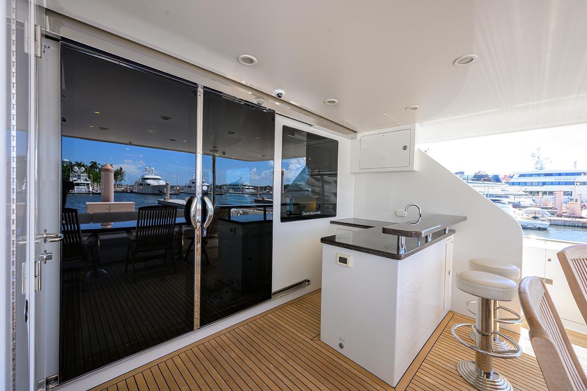 2013 Ocean Alexander 90 
