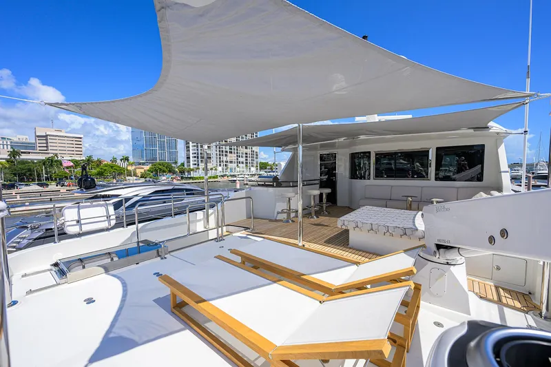 Claypen Yacht Photos Pics Luxurious 2013 Ocean Alexander Sky Lounge yacht with sun deck and modern seating area.