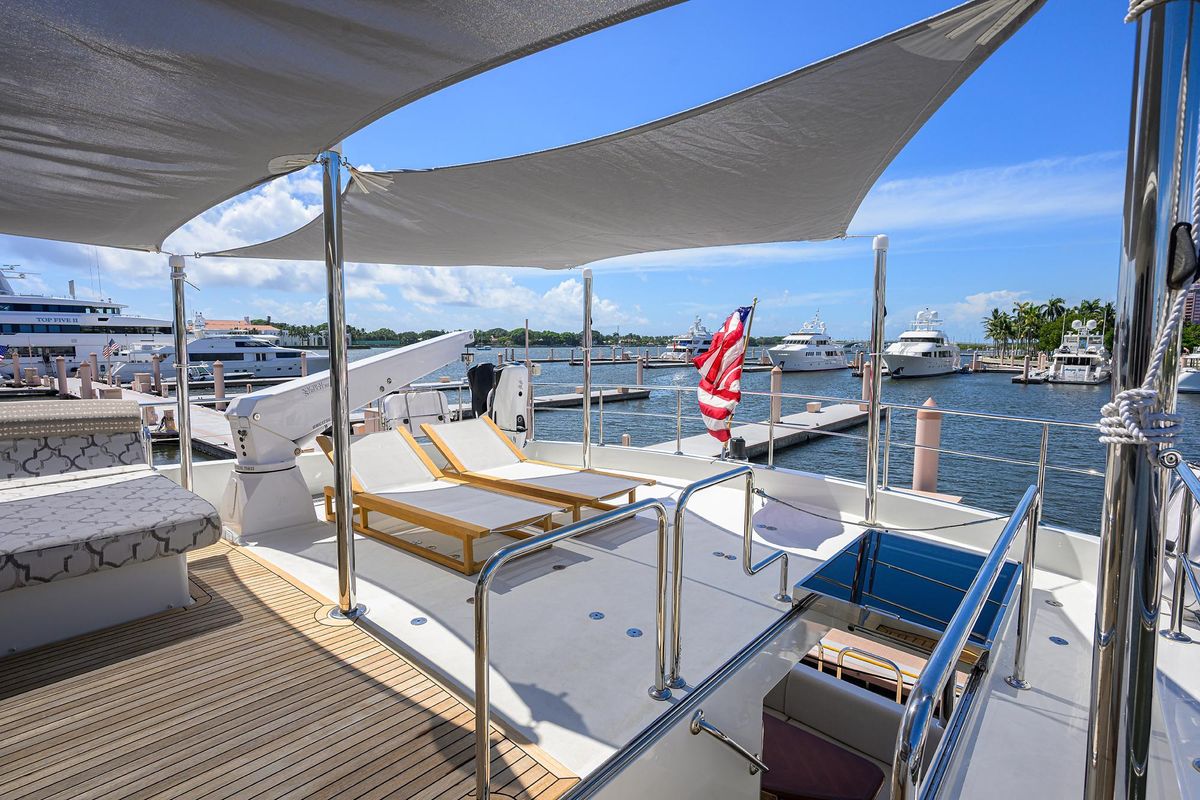 2013 Ocean Alexander 90 