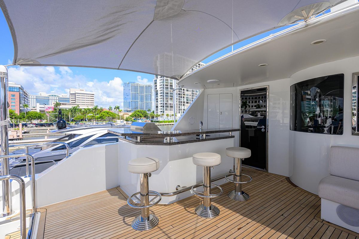 2013 Ocean Alexander 90 