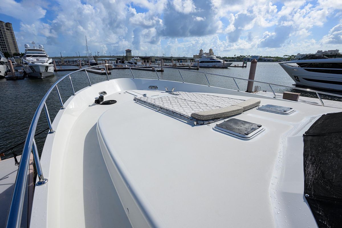 2013 Ocean Alexander 90 