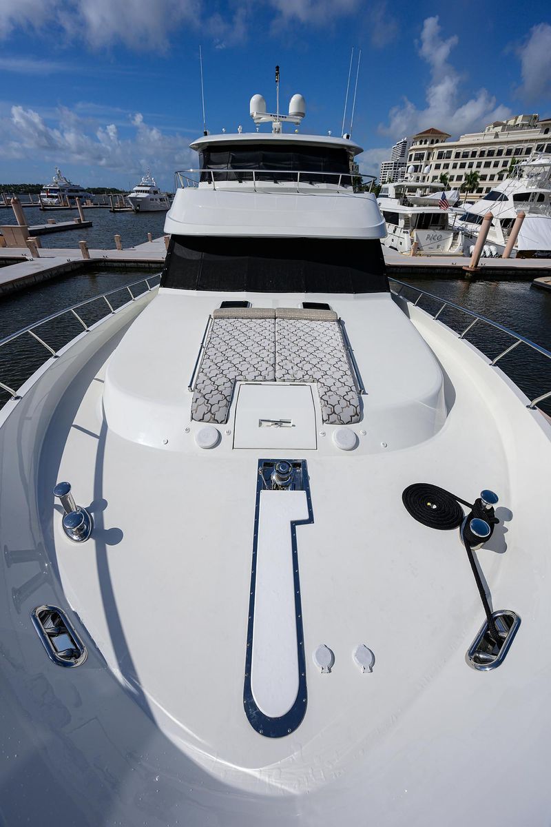 2013 Ocean Alexander 90 