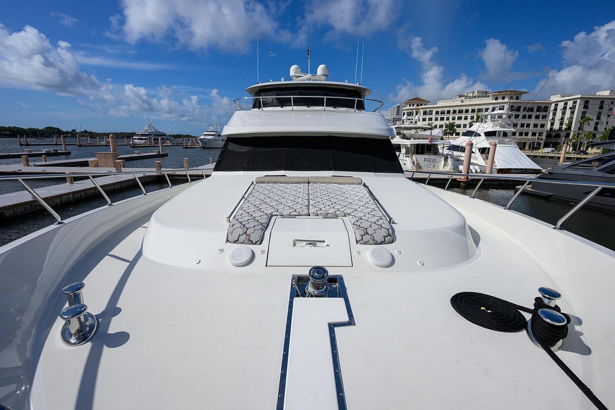 2013 Ocean Alexander 90 