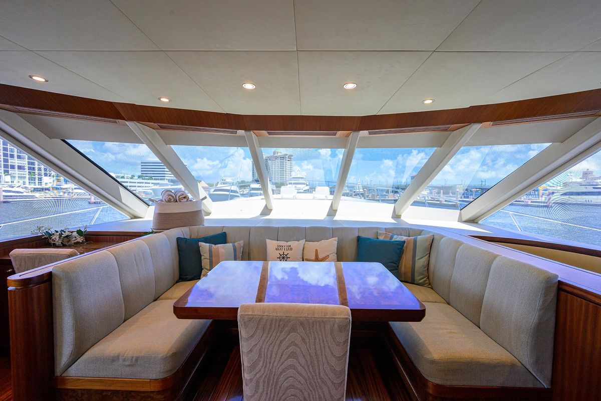 2013 Ocean Alexander 90 