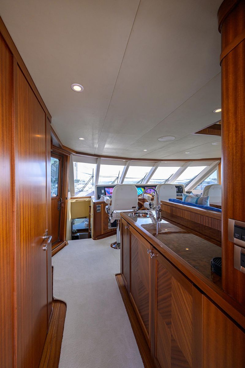 2013 Ocean Alexander 90 