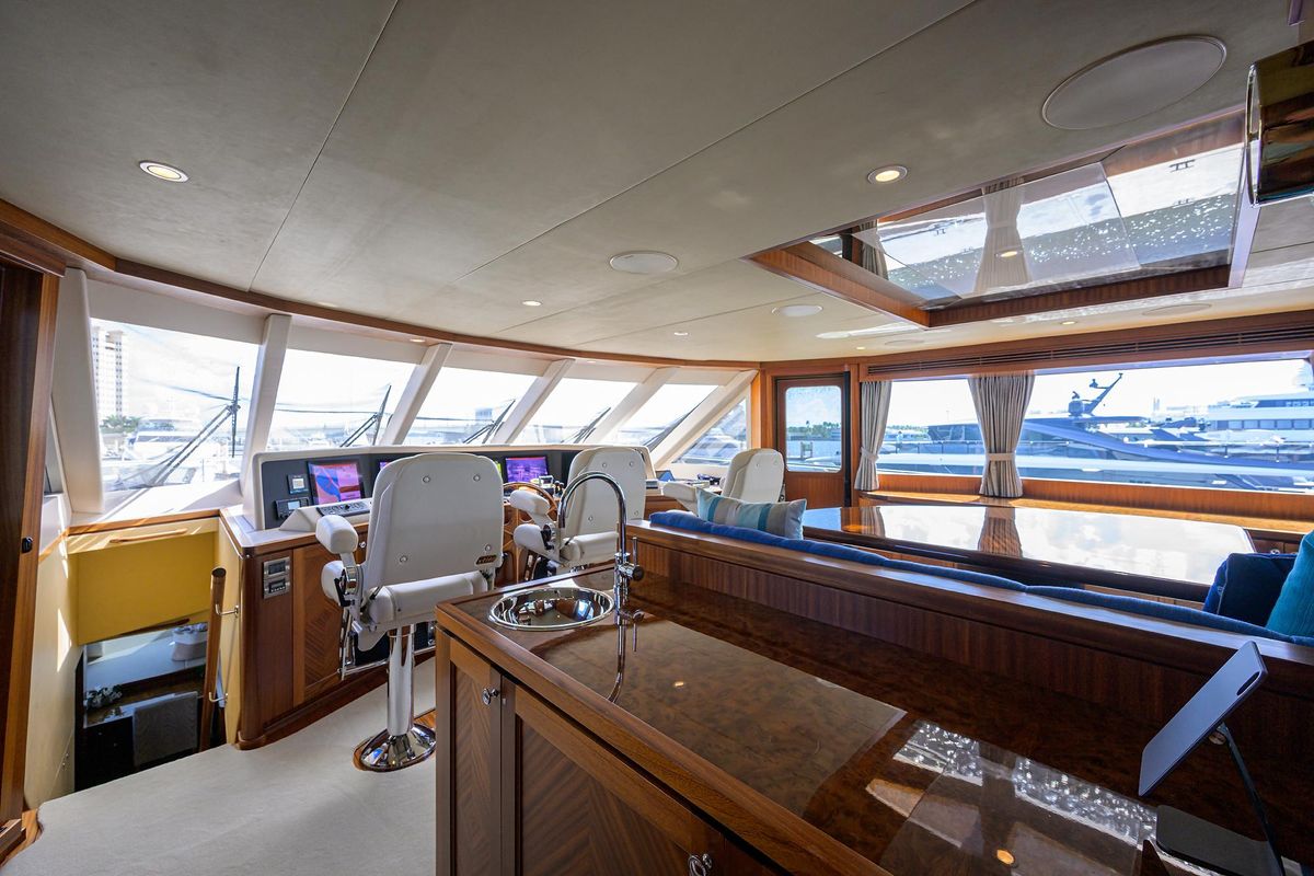 2013 Ocean Alexander 90 