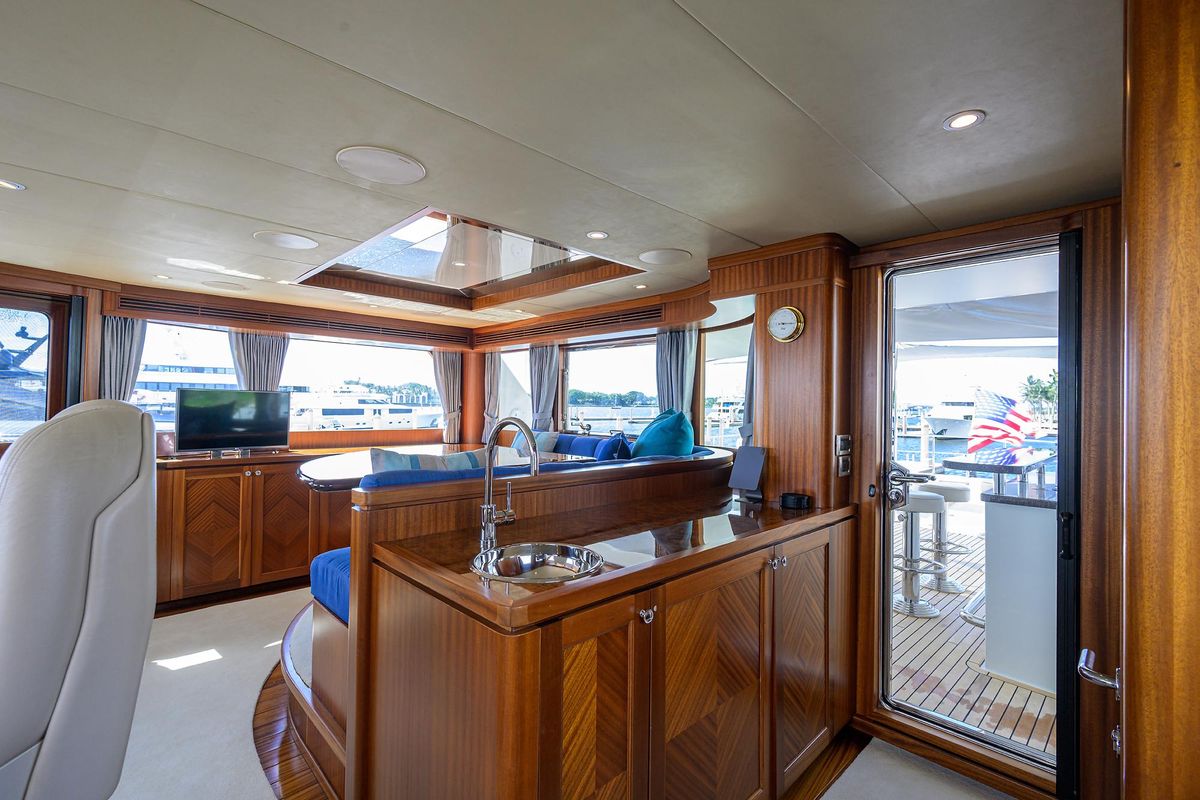 2013 Ocean Alexander 90 