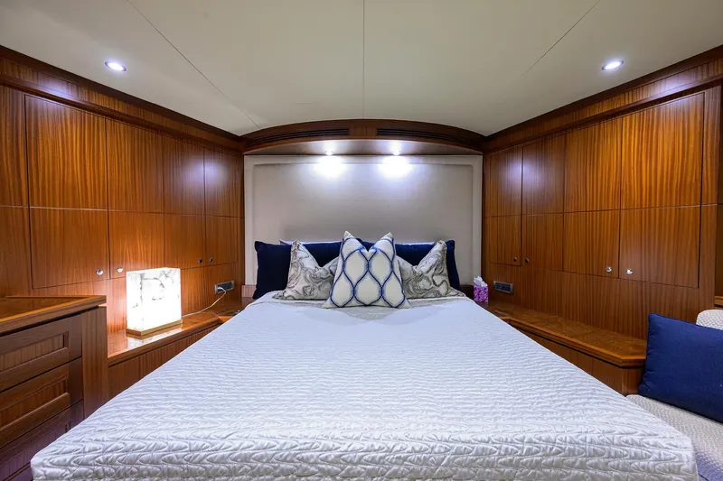 Claypen Yacht Photos Pics 