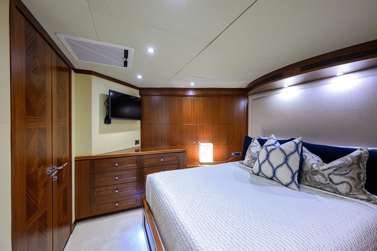 2013 Ocean Alexander 90 