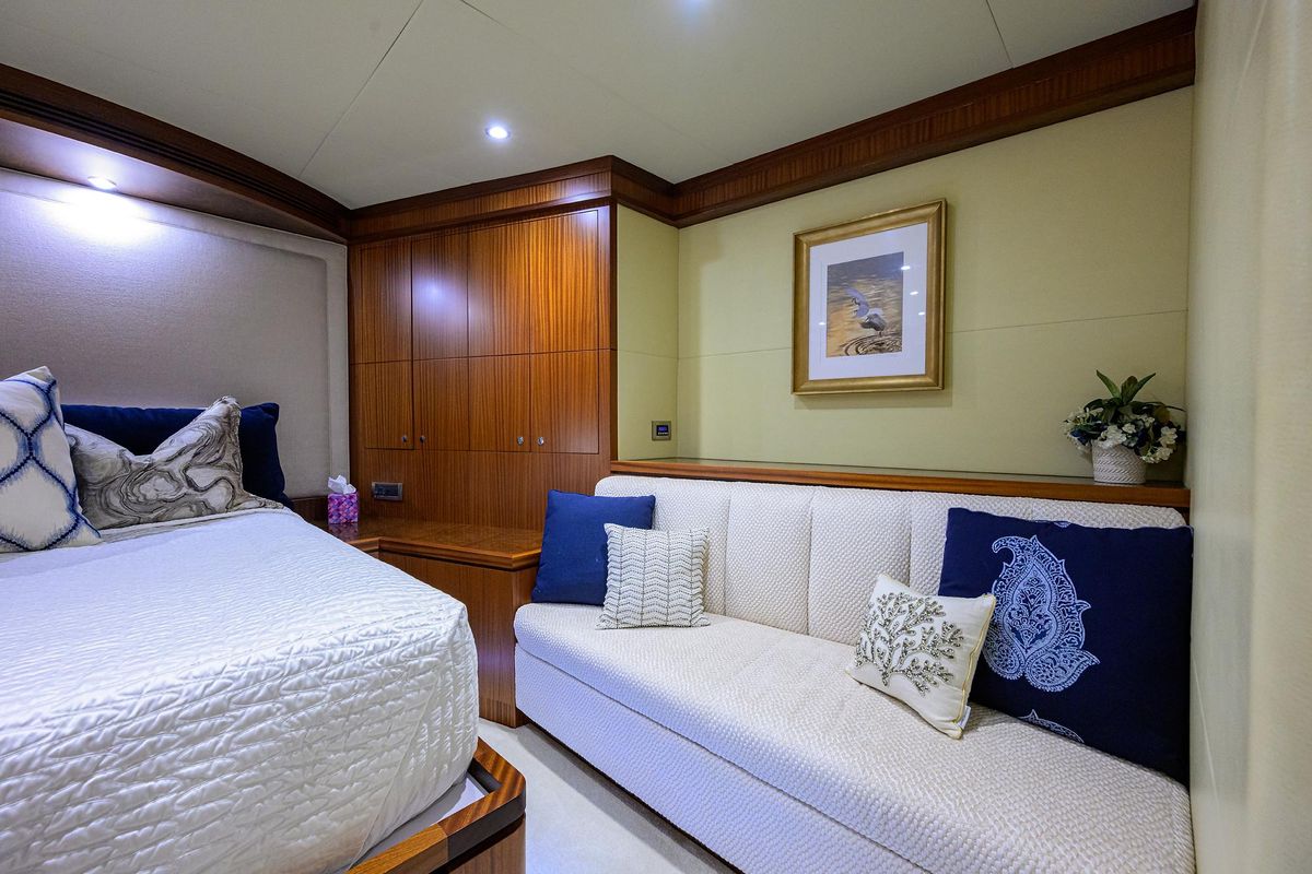 2013 Ocean Alexander 90 
