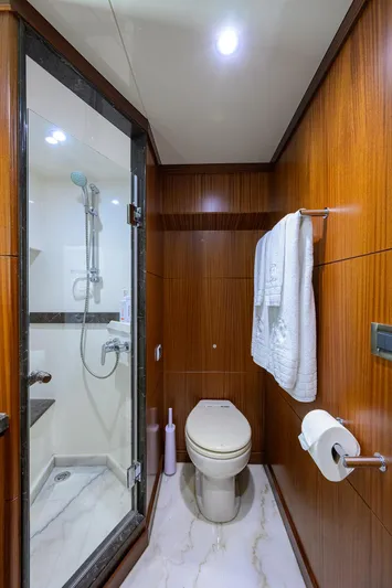 Claypen Yacht Photos Pics 