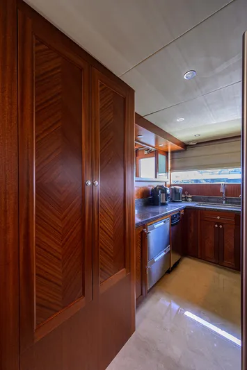 Claypen Yacht Photos Pics 