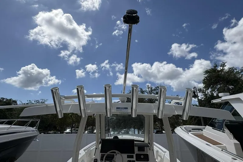 Hot Pursuit Yacht Photos Pics 2023 Pursuit S 288 - Rod Holders