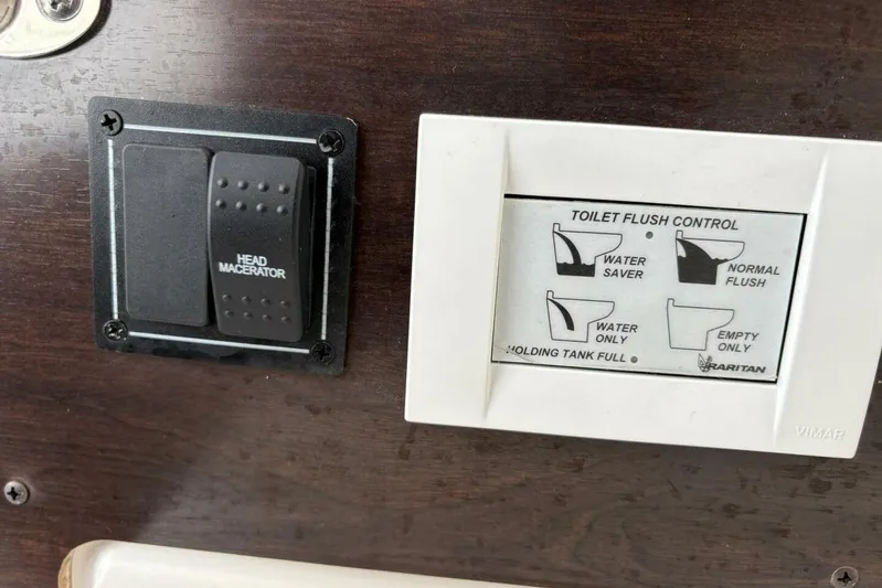 Hot Pursuit Yacht Photos Pics 2023 Pursuit S 288