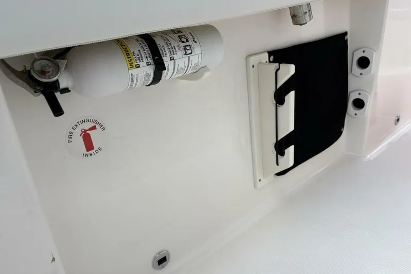 Hot Pursuit Yacht Photos Pics 2023 Pursuit S 288