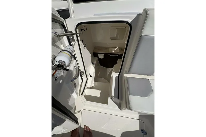 Hot Pursuit Yacht Photos Pics 2023 Pursuit S 288