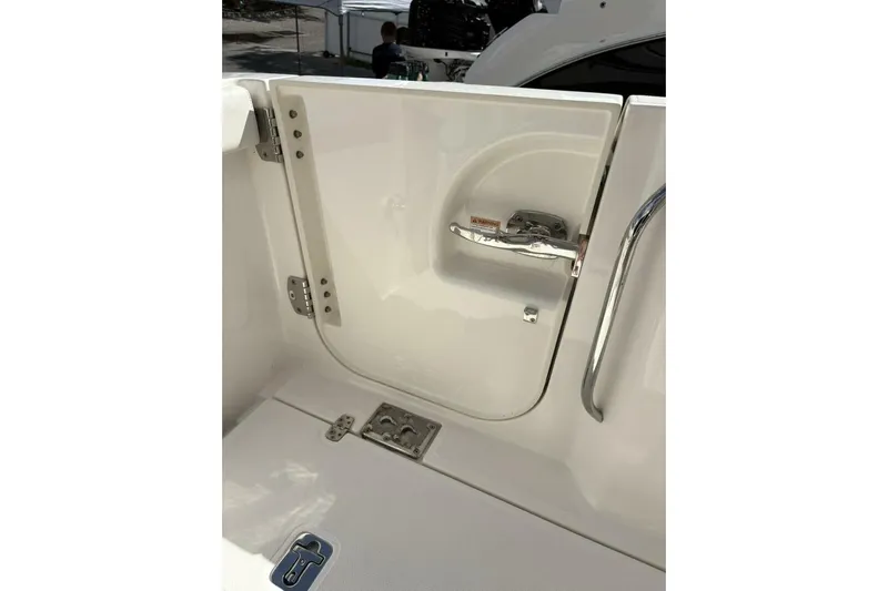 Hot Pursuit Yacht Photos Pics 2023 Pursuit S 288