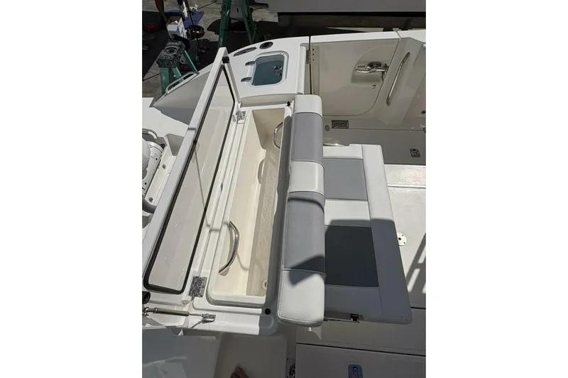 Hot Pursuit Yacht Photos Pics 2023 Pursuit S 288