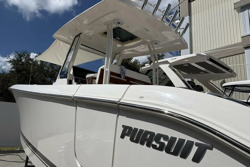 Hot Pursuit Yacht Photos Pics 2023 Pursuit S 288