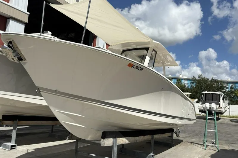 Hot Pursuit Yacht Photos Pics 2023 Pursuit S 288