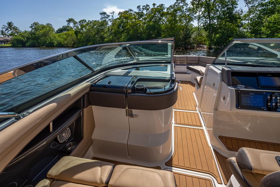 2016 Sea Ray 350 SLX