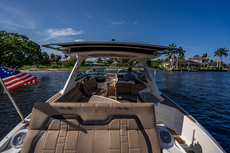 2016 Sea Ray 350 SLX