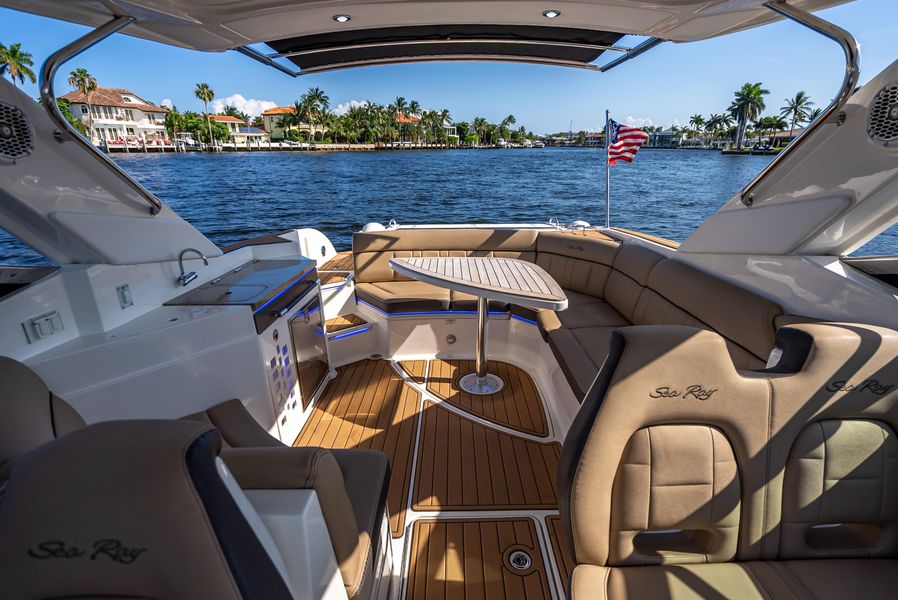 2016 Sea Ray 350 SLX