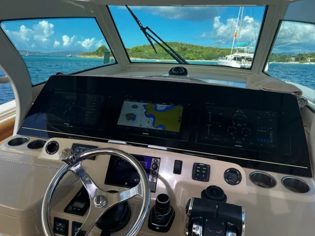 Island Waters Yacht Photos Pics 