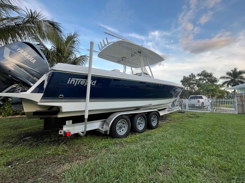 2008 Intrepid 323