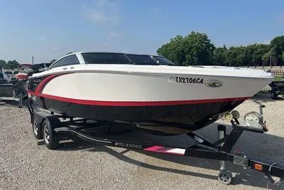 Four Winns Horizon Series H210