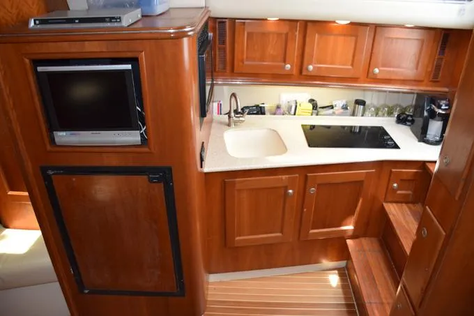 Rahiti Yacht Photos Pics Galley and TV