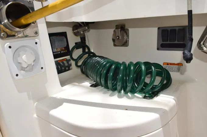 Rahiti Yacht Photos Pics Washdown spigot, cablemaster shore cord