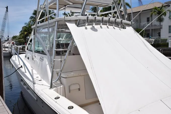 Rahiti Yacht Photos Pics Nice walkaround side deck