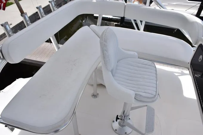 Rahiti Yacht Photos Pics Tower helm seat and bench lounge