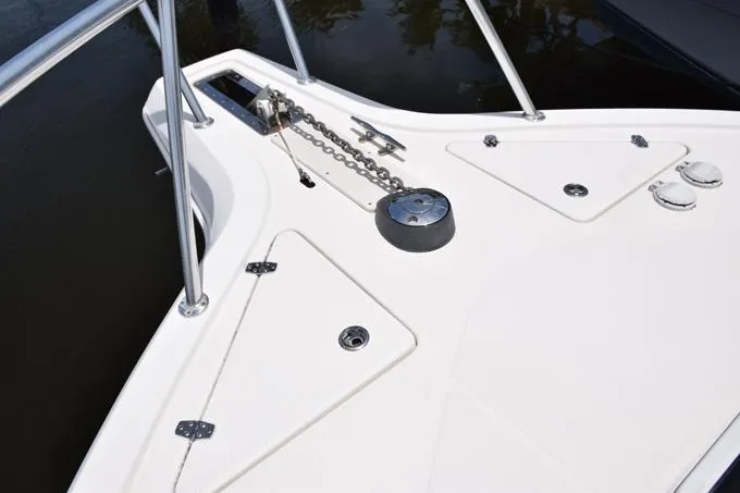 Rahiti Yacht Photos Pics Pulpit, windlass, rode locker