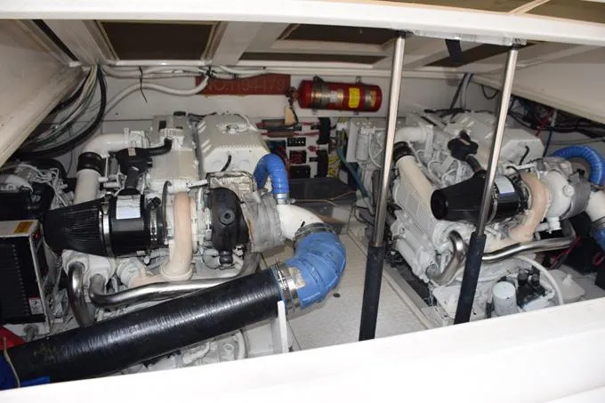 Rahiti Yacht Photos Pics Cummins 540hp Common-rail diesels