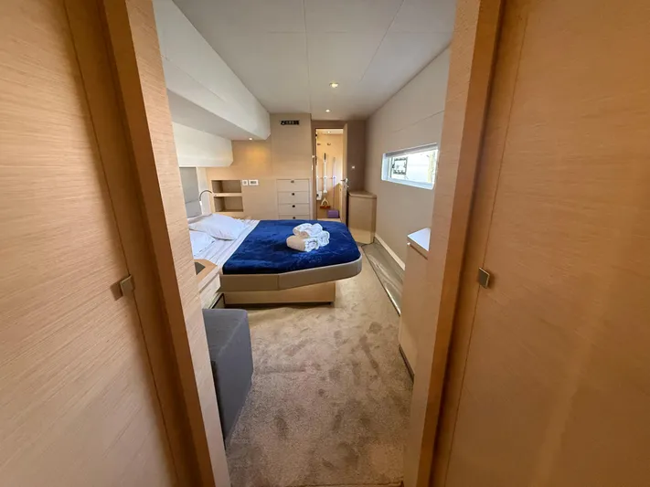 A New Hope Yacht Photos Pics Luxurious bedroom interior of 2018 Fountaine Pajot MY 44 yacht with modern furnishings.